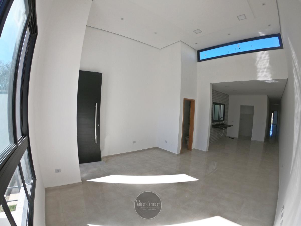 Casa à venda com 3 quartos, 250m² - Foto 2