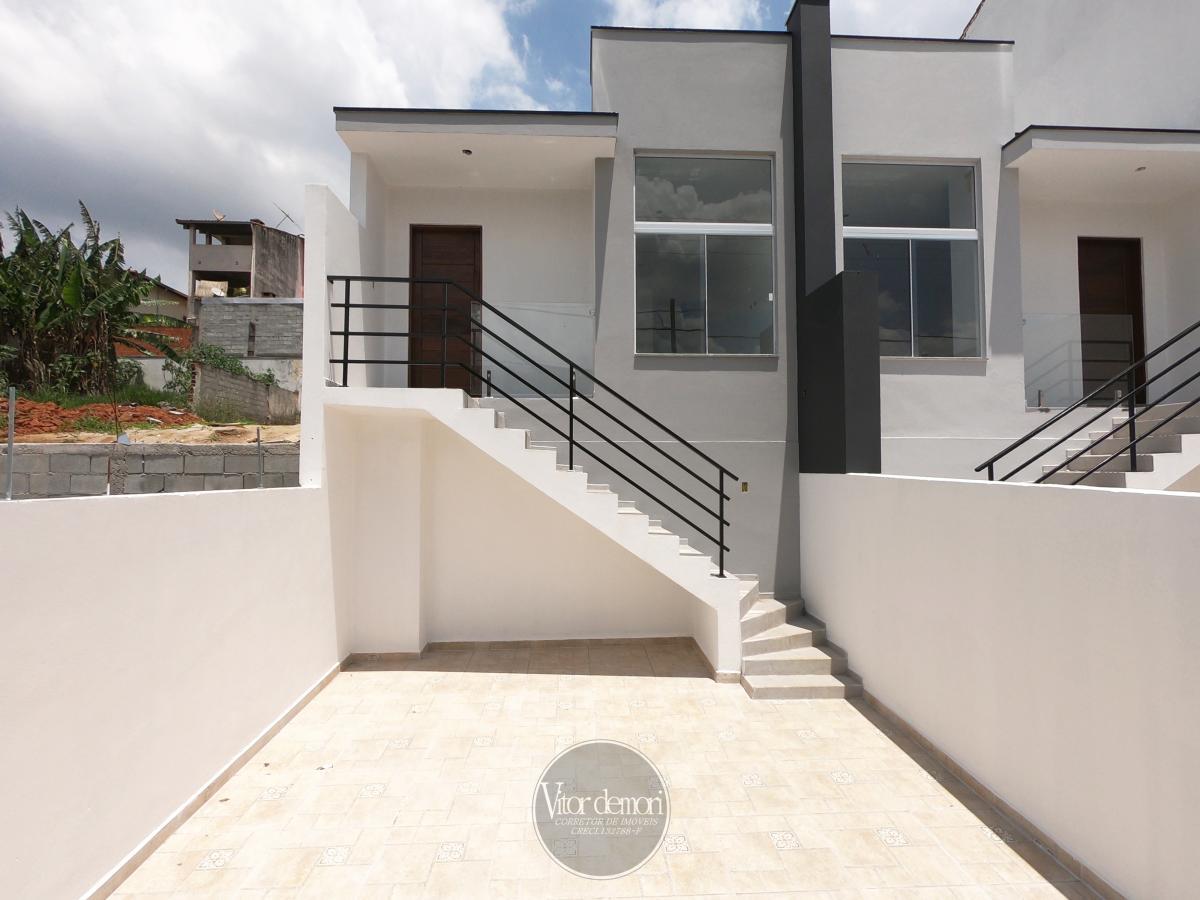 Casa à venda com 3 quartos, 150m² - Foto 1