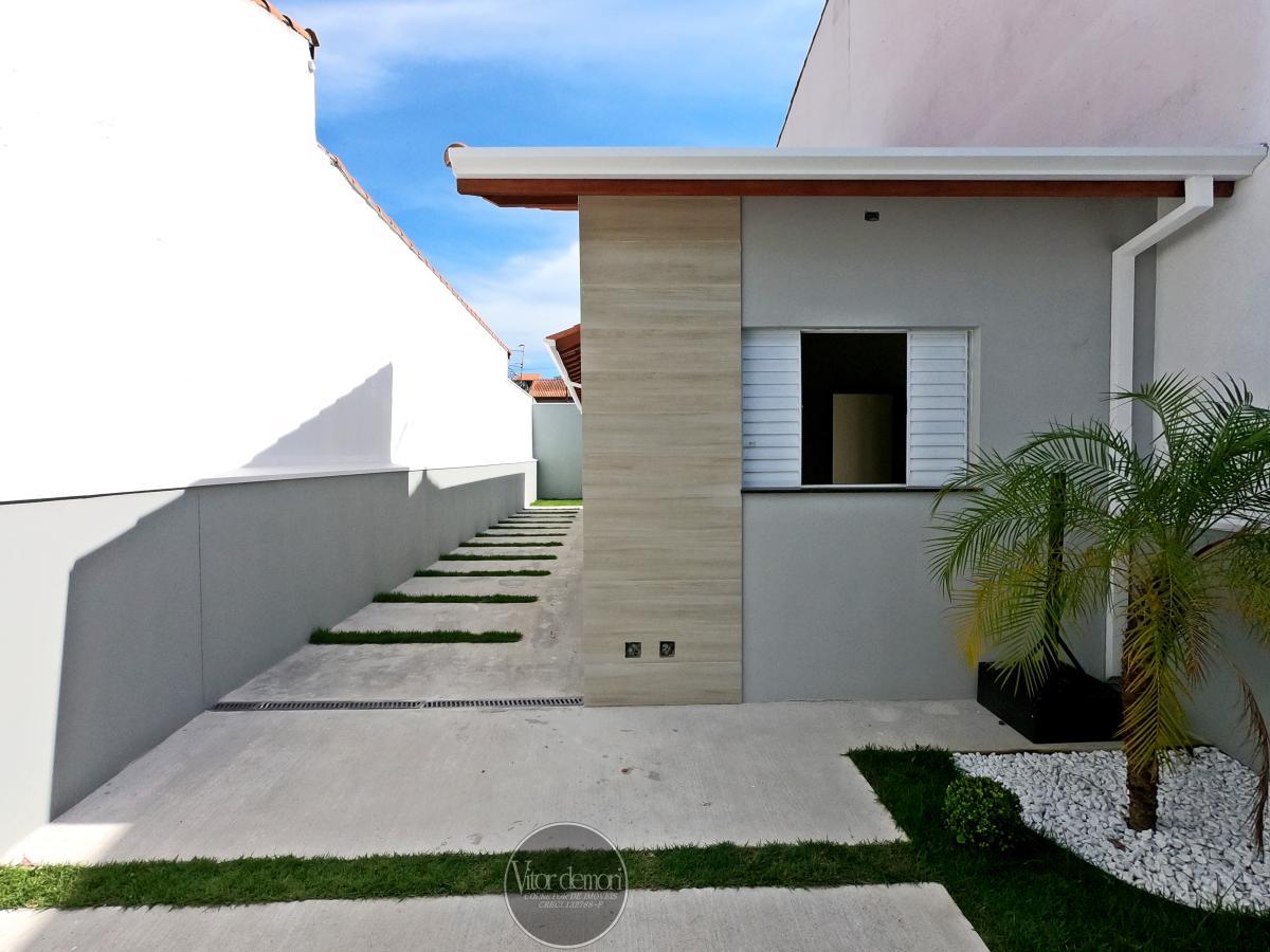 Casa à venda com 2 quartos, 150m² - Foto 1