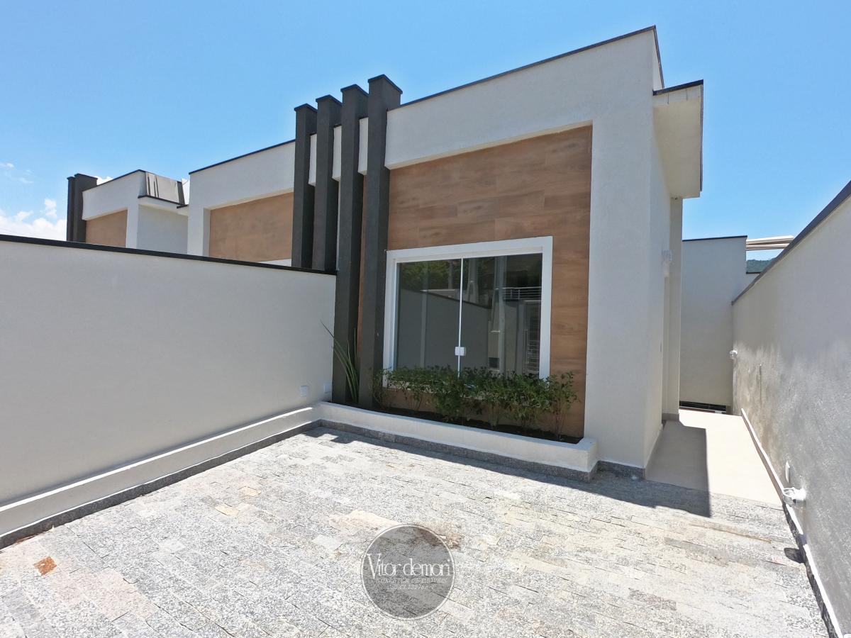 Casa à venda com 3 quartos, 130m² - Foto 1