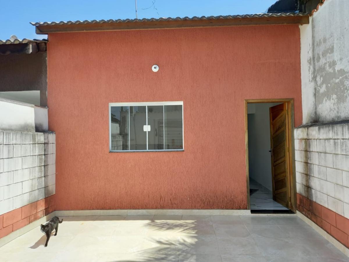 Casa à venda com 2 quartos, 65m² - Foto 1