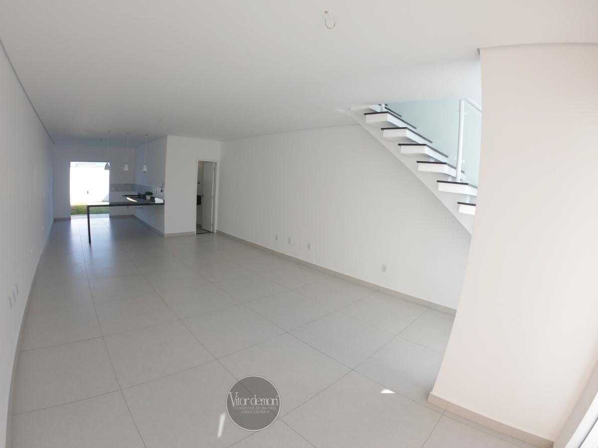 Casa à venda com 3 quartos, 137m² - Foto 2