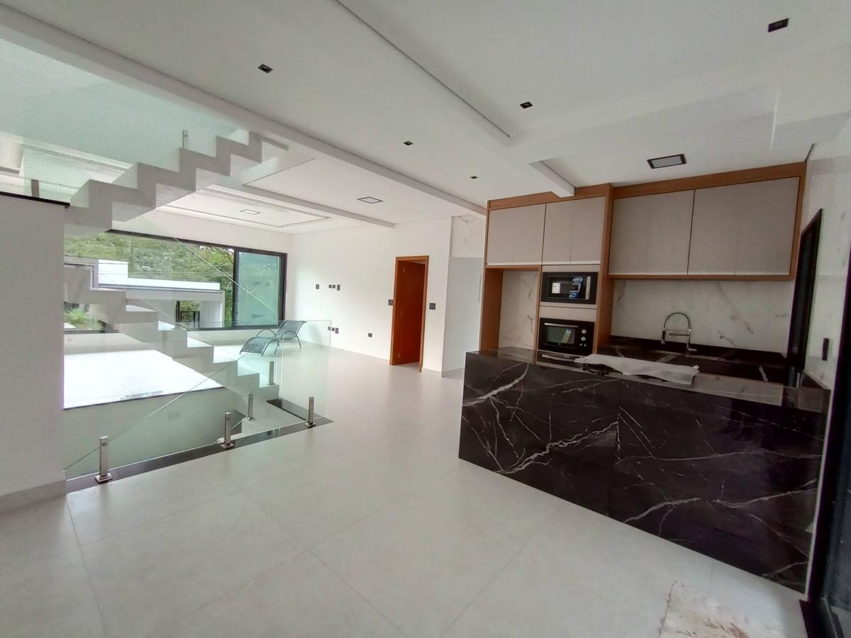 Casa de Condomínio à venda com 3 quartos, 240m² - Foto 6