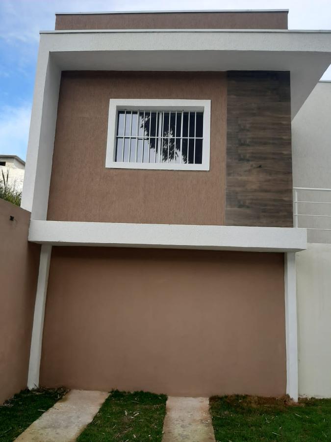 Casa à venda com 2 quartos, 160m² - Foto 1