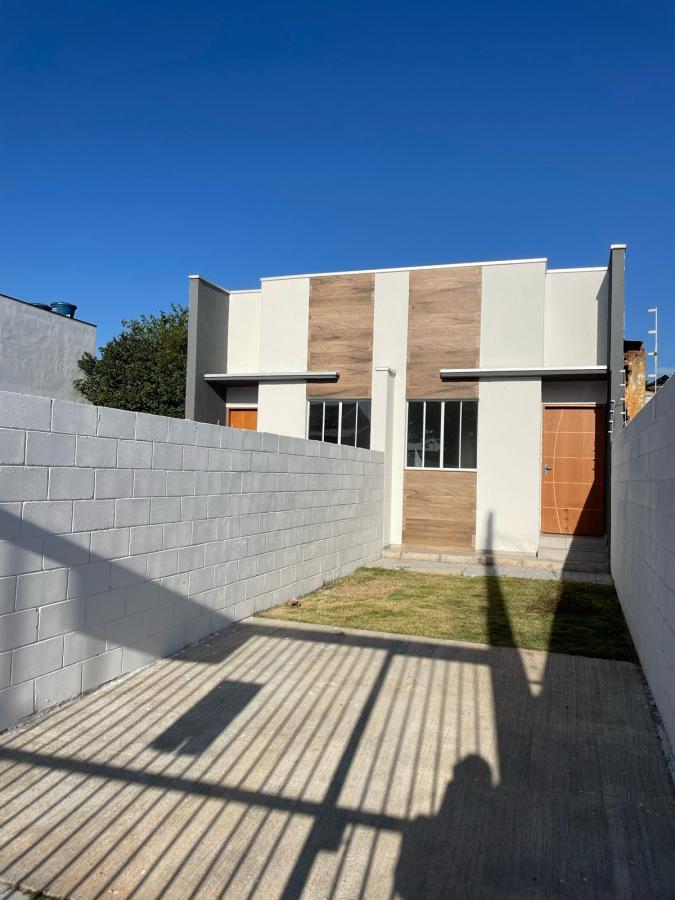 Casa à venda com 2 quartos, 65m² - Foto 1