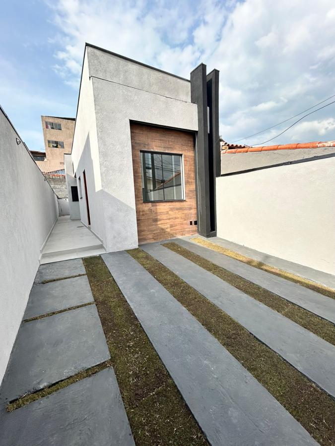 Casa à venda com 2 quartos, 125m² - Foto 1