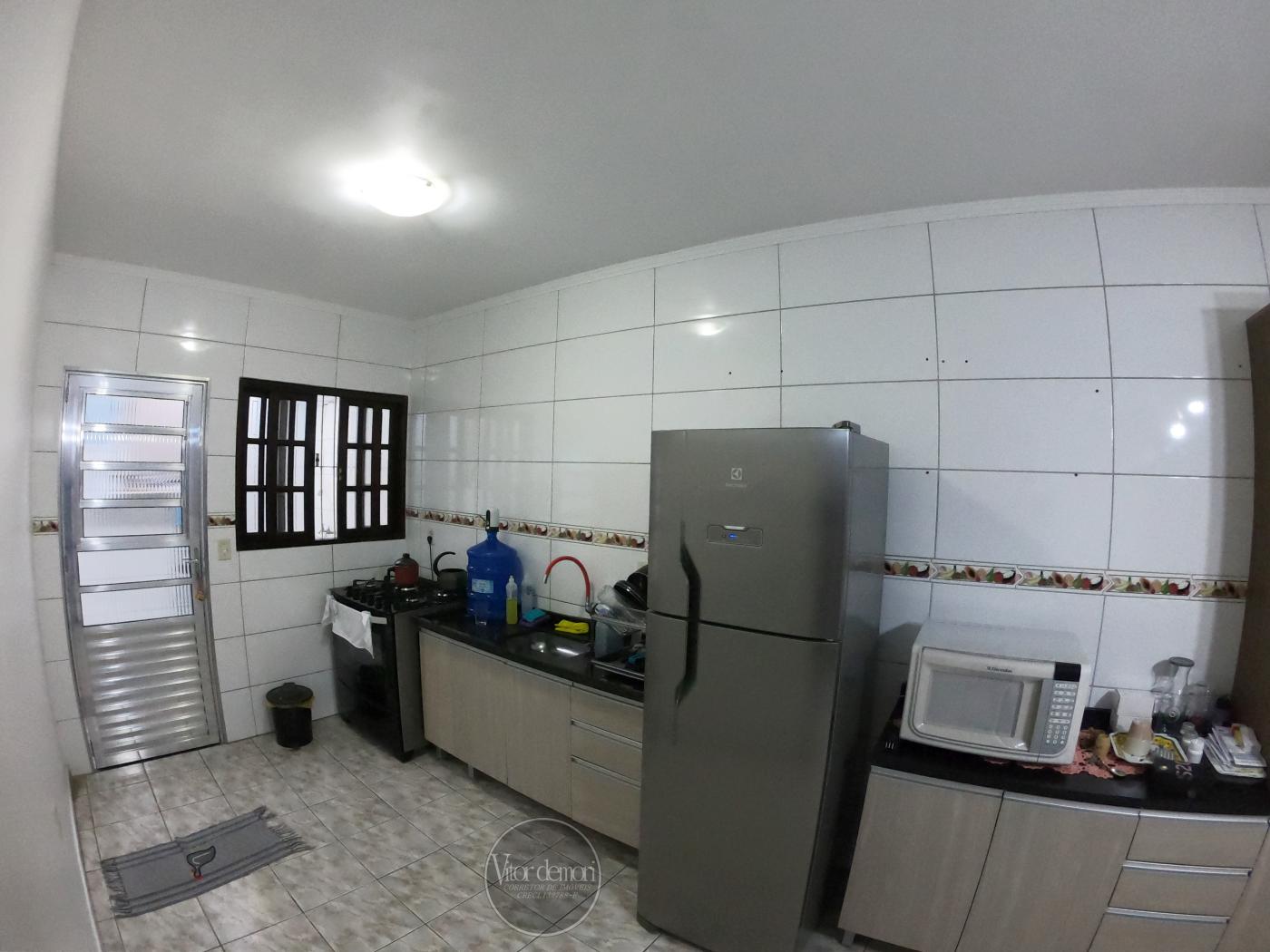 Casa à venda com 2 quartos, 140m² - Foto 3