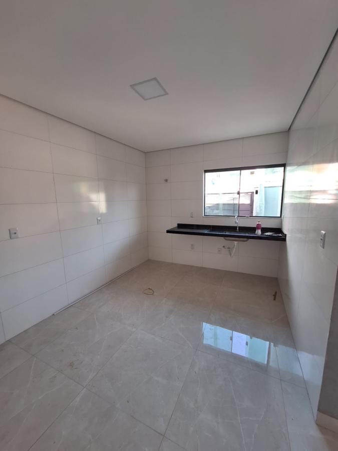 Casa à venda com 2 quartos, 184m² - Foto 4