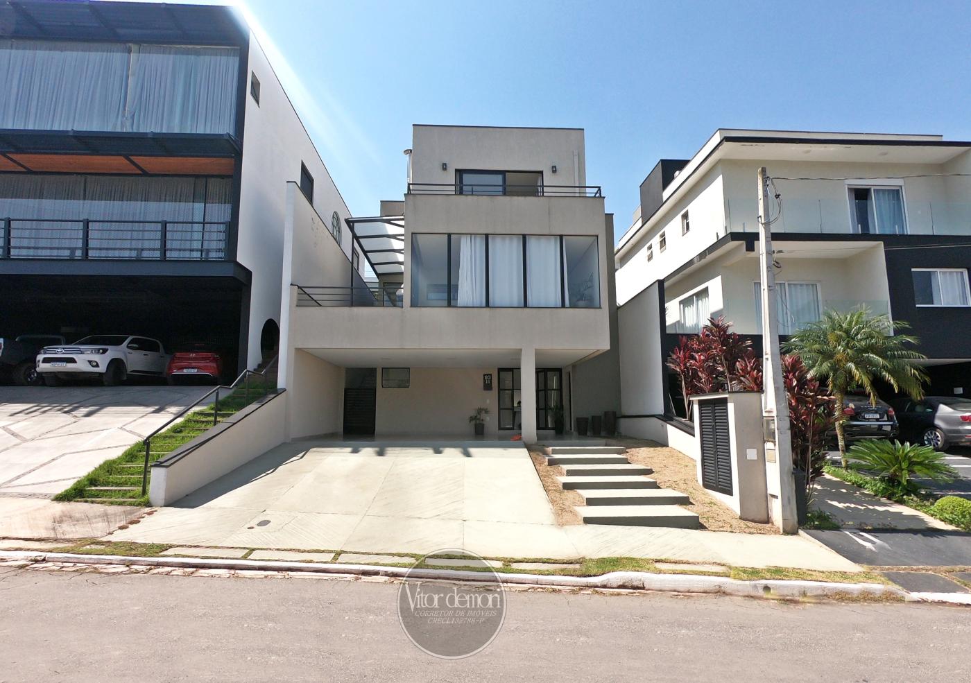 Casa de Condomínio à venda com 4 quartos, 250m² - Foto 2