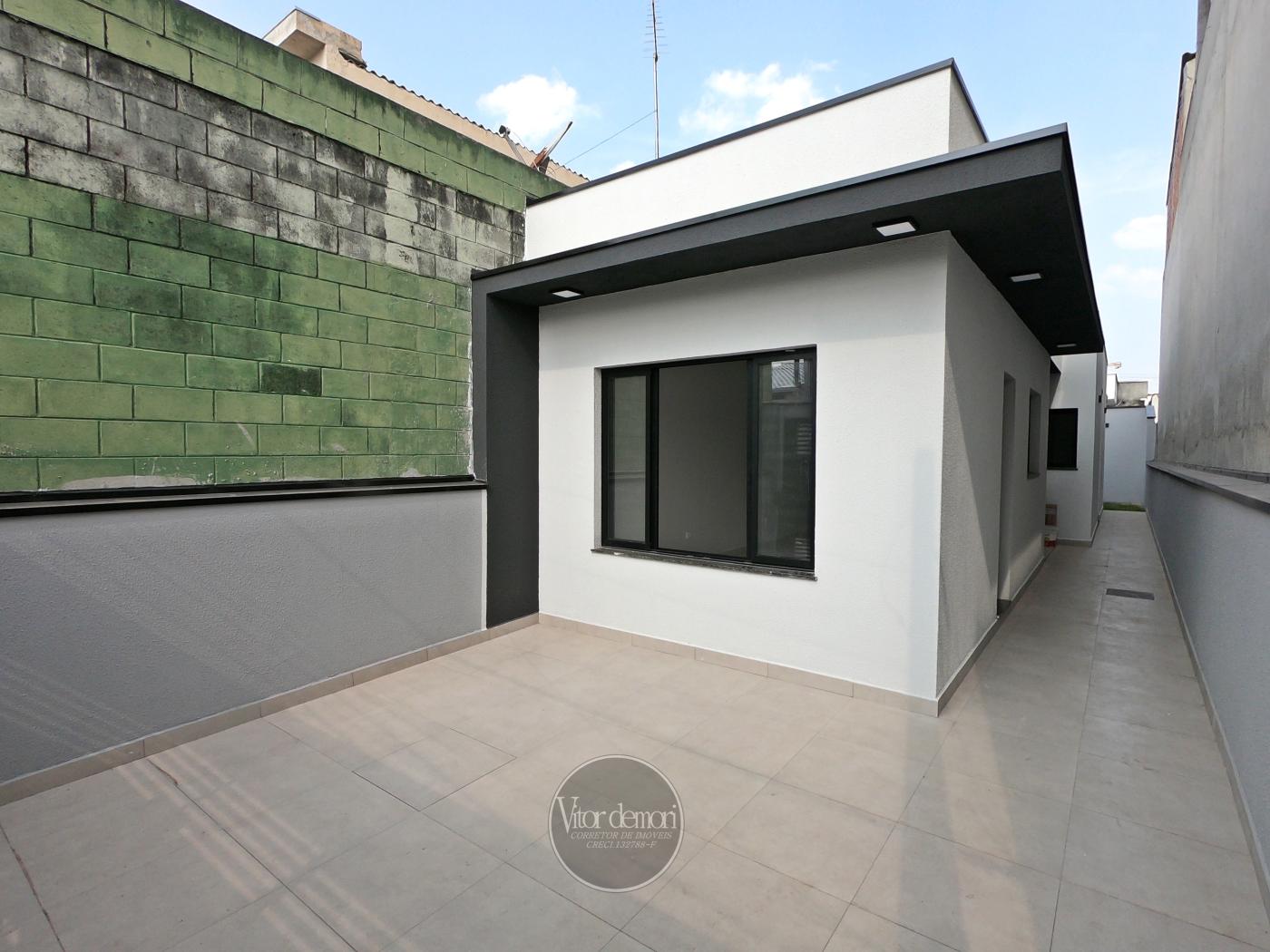 Casa à venda com 2 quartos, 125m² - Foto 1