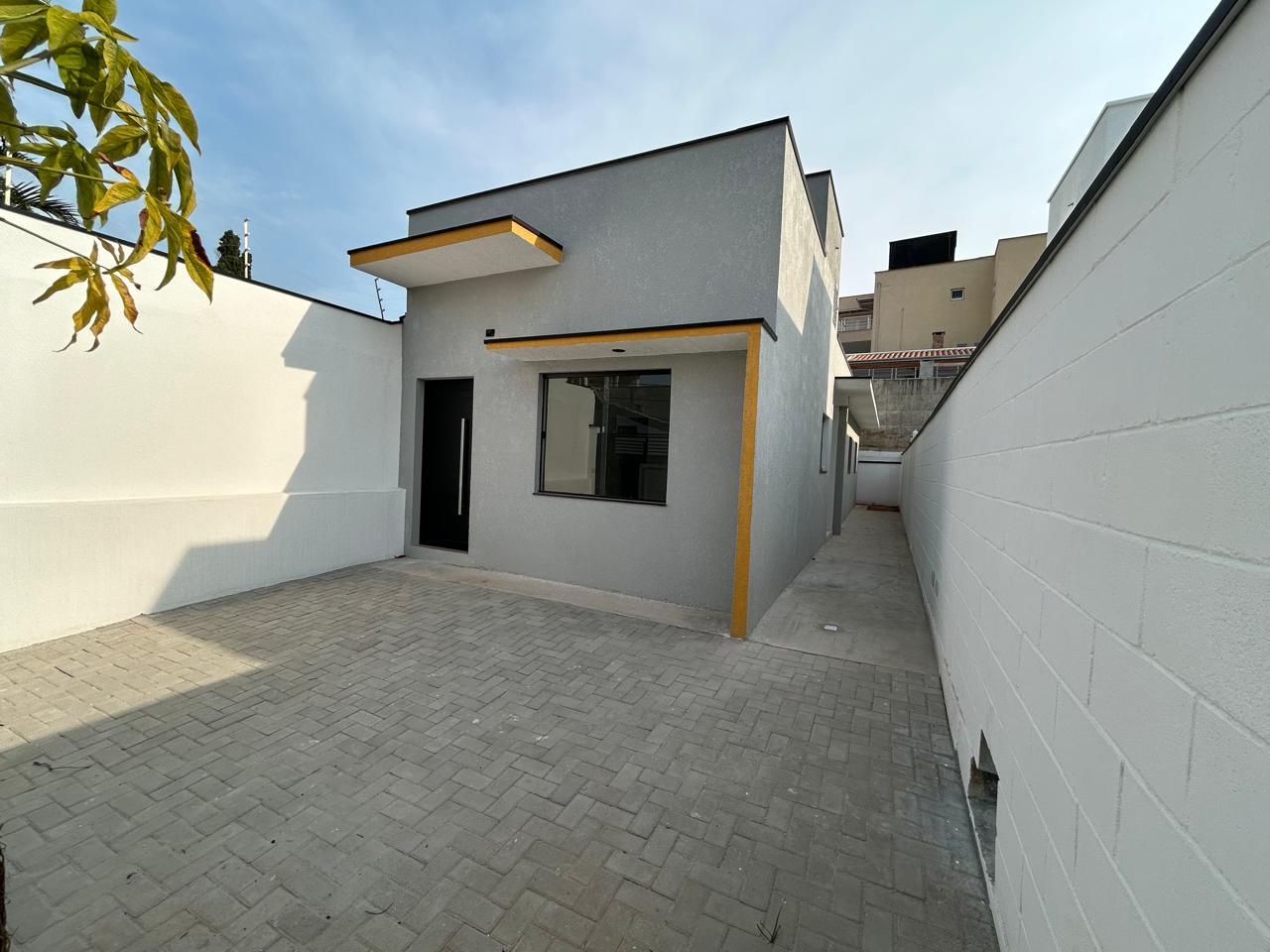 Casa à venda com 3 quartos, 137m² - Foto 2