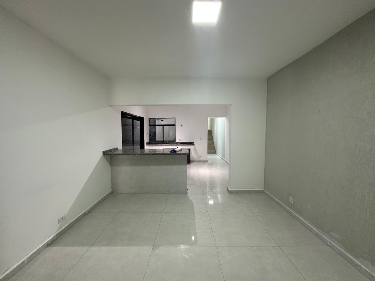 Casa à venda com 3 quartos, 175m² - Foto 1