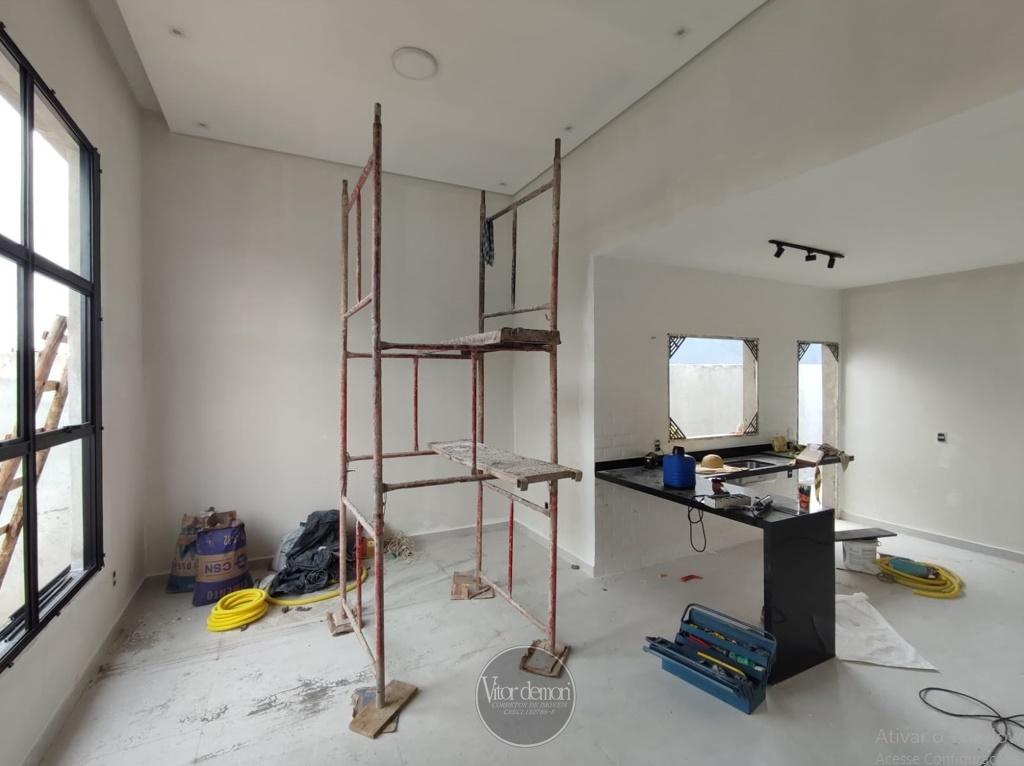 Casa à venda com 3 quartos, 200m² - Foto 2