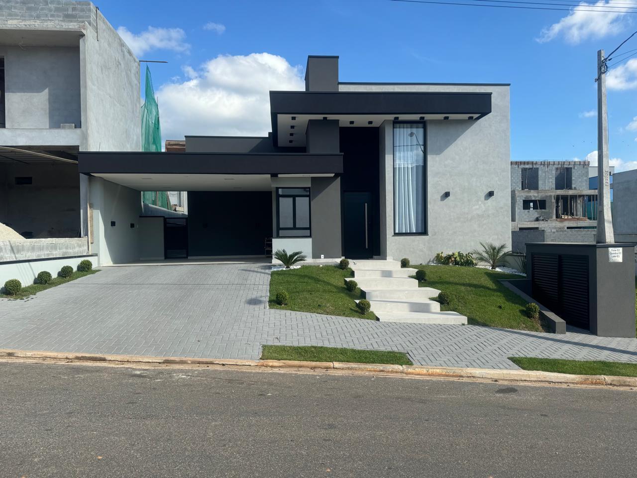 Casa de Condomínio à venda com 3 quartos, 338m² - Foto 1