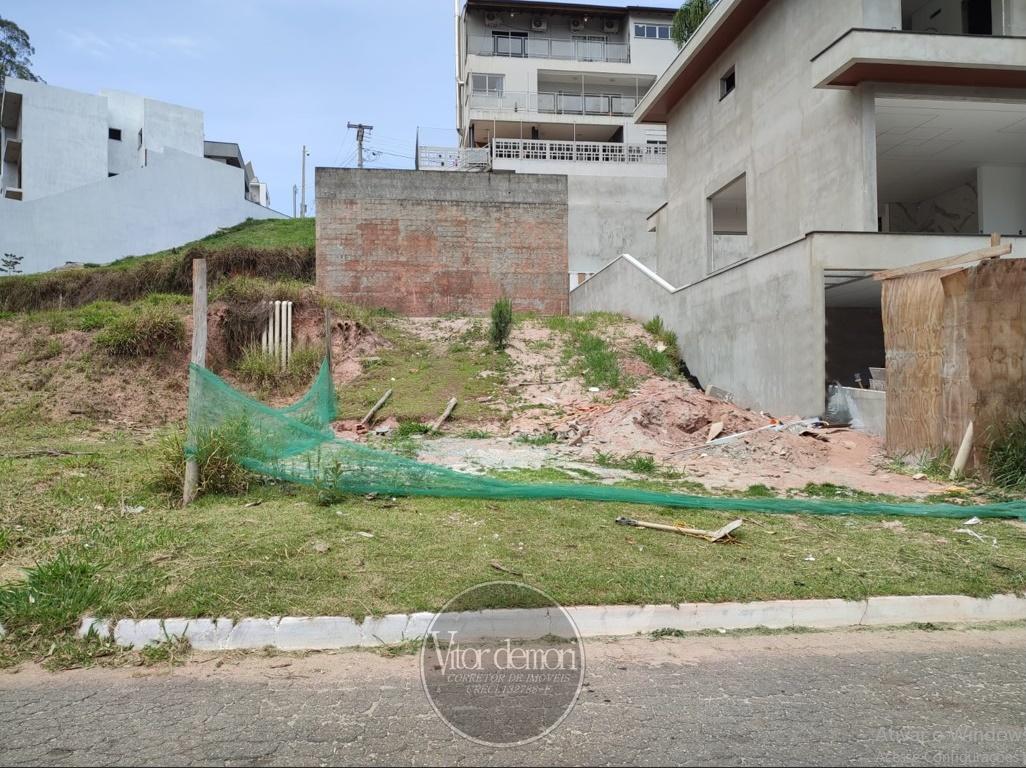 Terreno à venda, 240m² - Foto 1