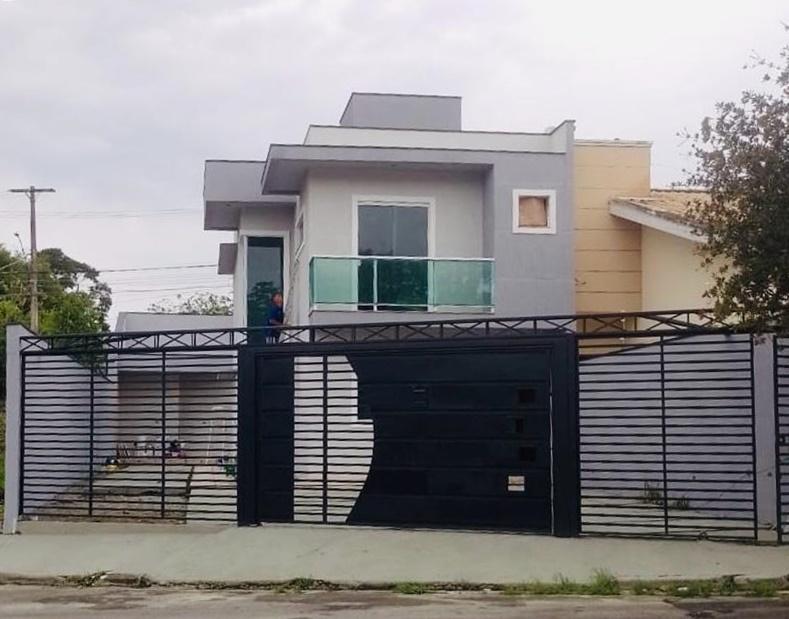 Casa à venda com 3 quartos, 209m² - Foto 1